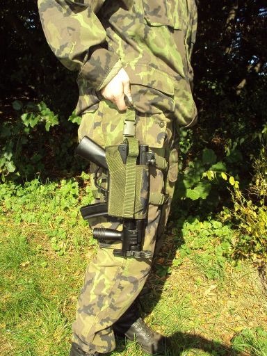Stehenní pouzdro pro zbraň MP5K - vz.95 [AS-Tex]