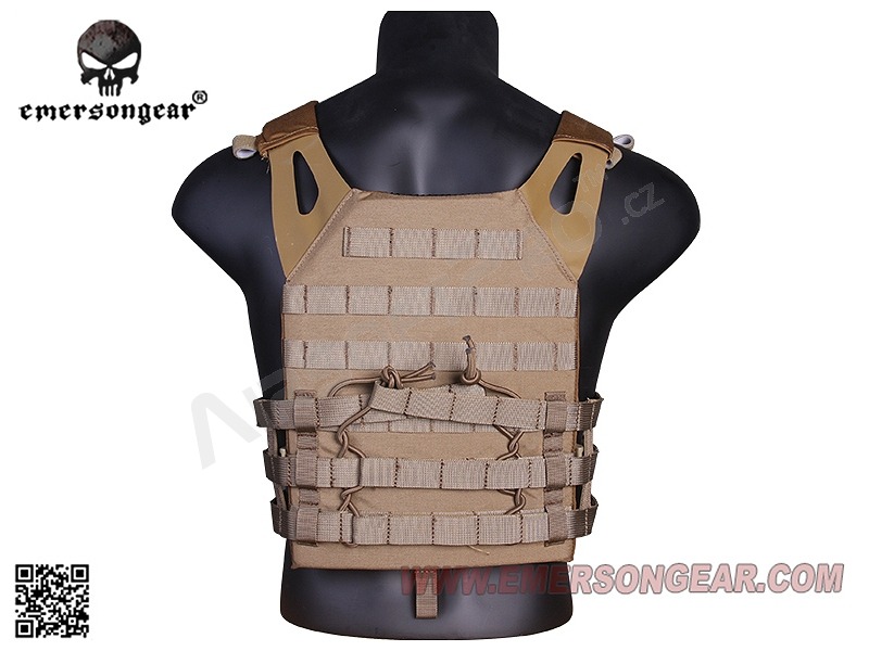 Jumer Plate Carrier With Triple M4 Pouch and dummy ballistic plates - Coyote Brown [EmersonGear]