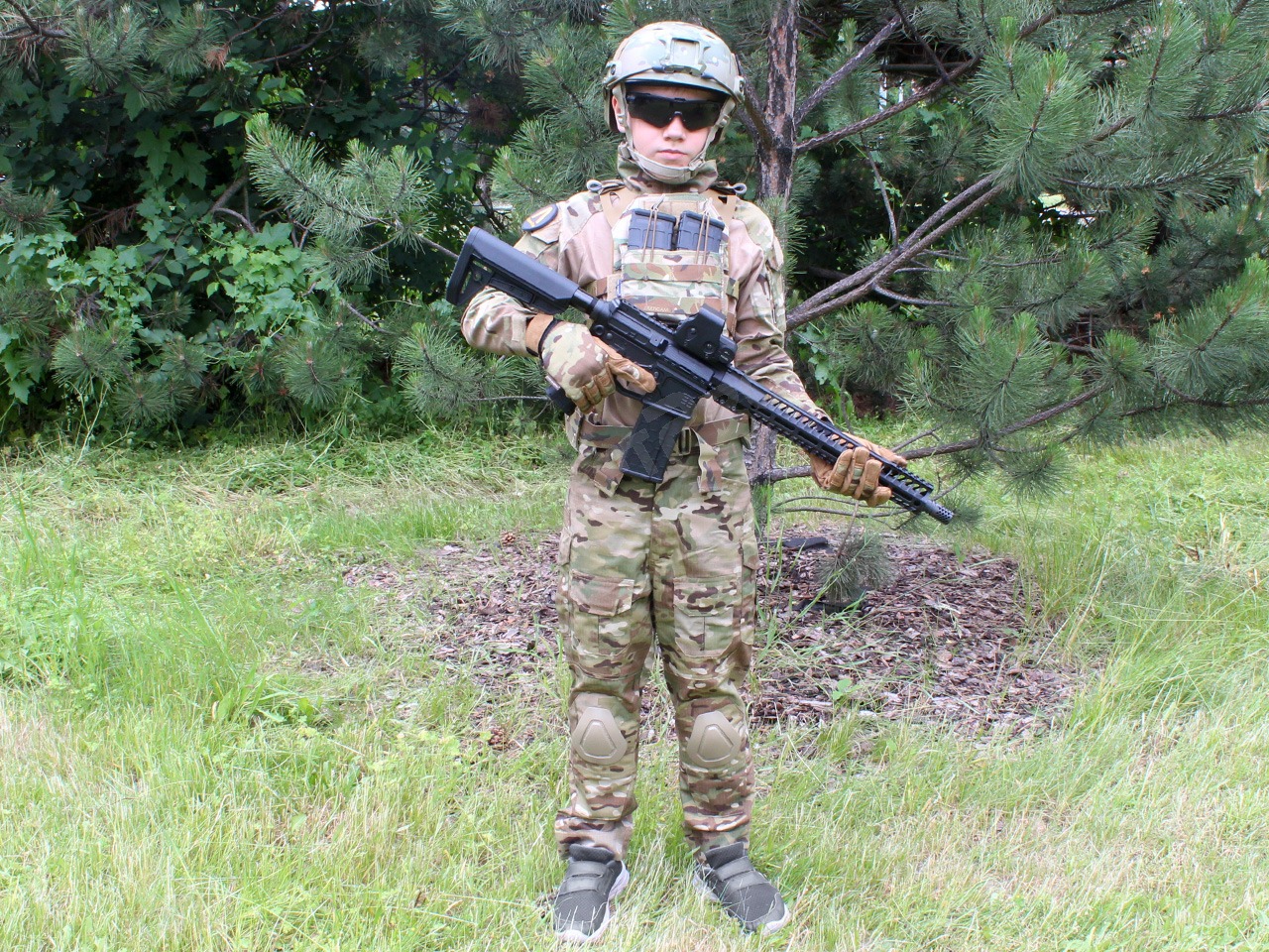 Dětská vesta s imitací plátů a dvojitou sumkou M4 Jumper Plate Carrier - Multicam [EmersonGear]