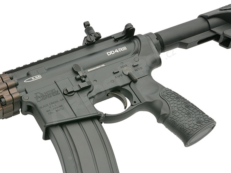 Airsoft GBB gun DD4 RIII S 16