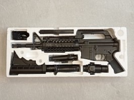 Airsoft M4 S-System + silencieux + lampe de poche + point rouge - ABS - ENDOMMAGÉ [Well]