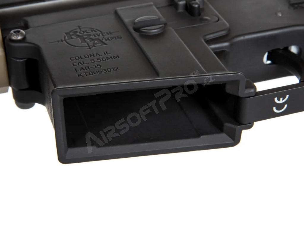 Rifle de airsoft RRA SA-E07 EDGE™ Carbine Replica Light Ops - Half Tan [Specna Arms]