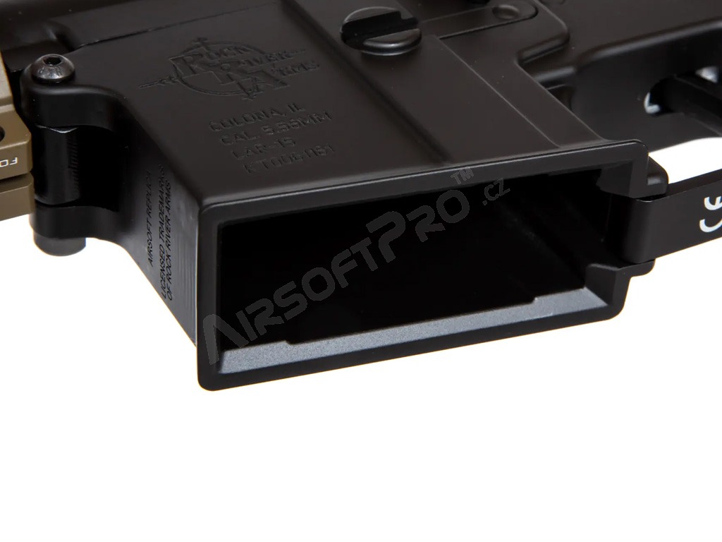 Rifle de airsoft RRA SA-E17-L EDGE™ Light Ops Carbine Replica - Half TAN [Specna Arms]